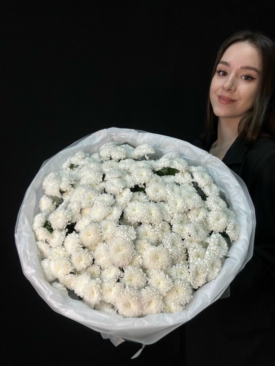  Букет белые махровые хризантемы (размер M)