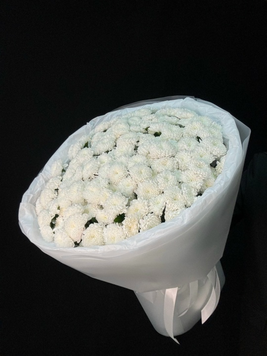  Букет белые махровые хризантемы (размер M)