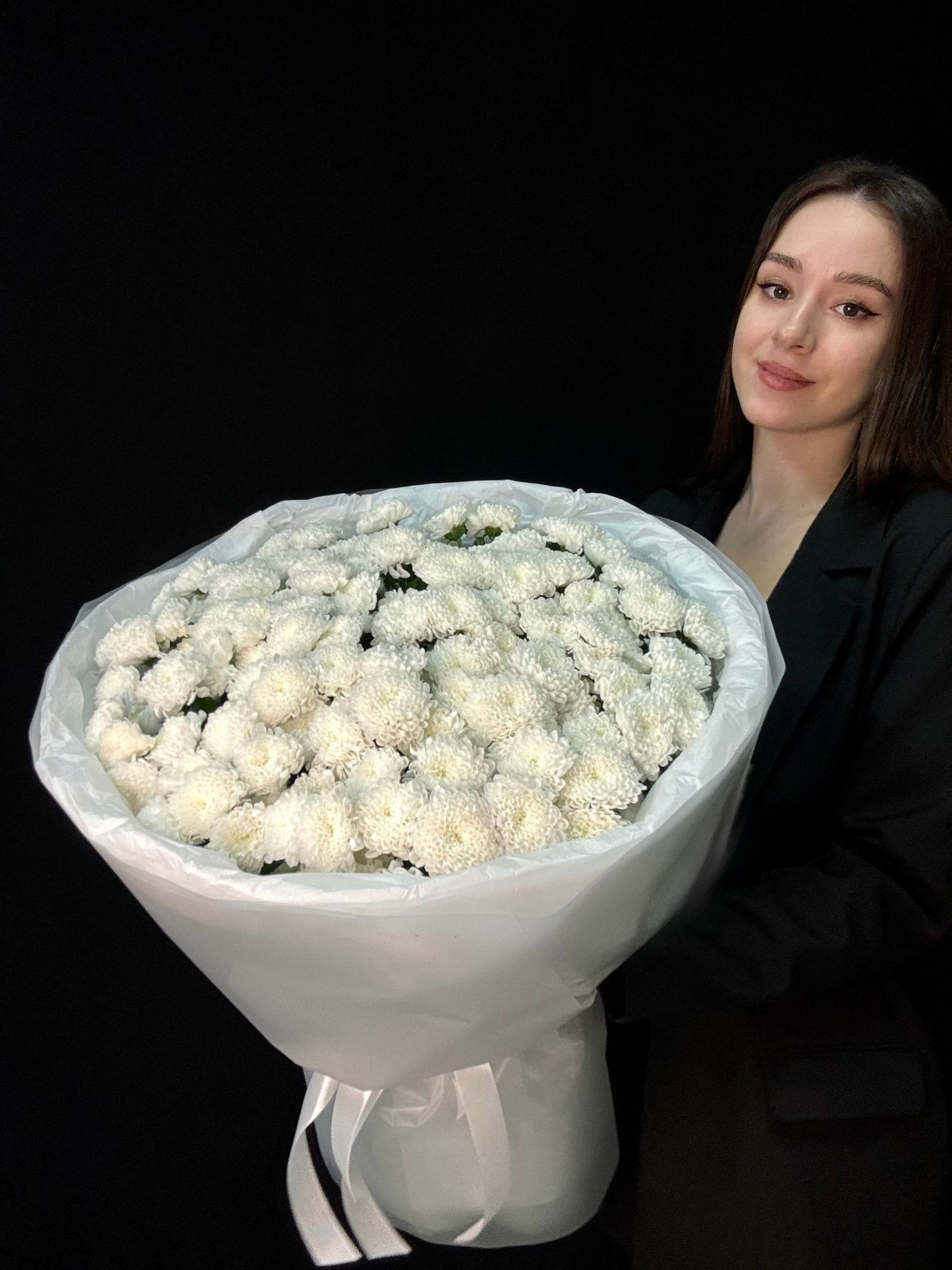  Букет белые махровые хризантемы (размер M)