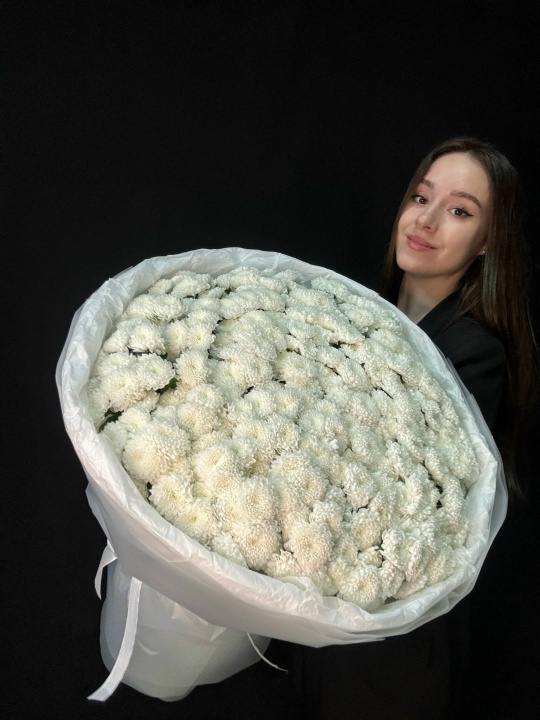 Букет белых махровых хризантем (размер L)