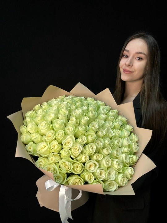 Букет 101 белая роза (мб 287)