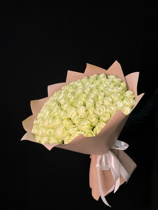 Букет 101 белая роза (мб 287)