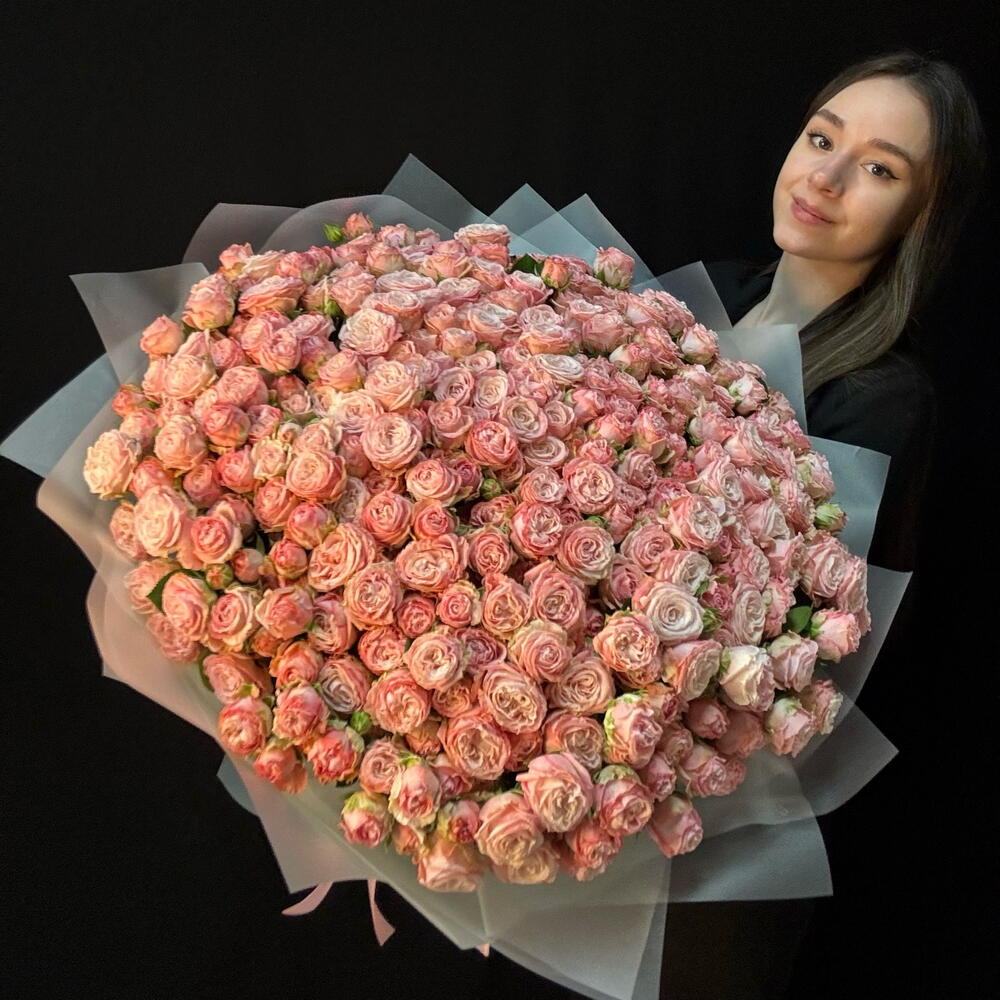 Огромный букет 101 кустовая пион роза Бомбастик 