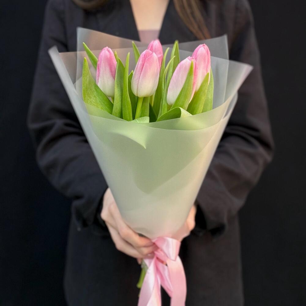 Букет комплимент нежно розовые тюльпаны 5 шт. (мб 170)