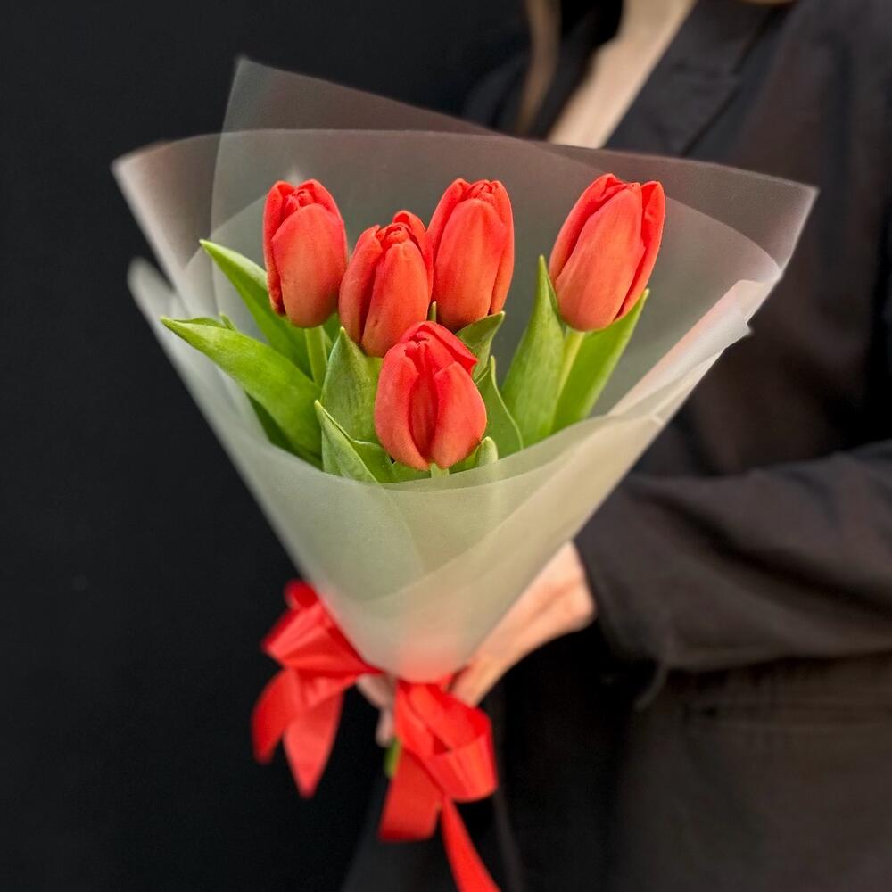Букет комплимент красные тюльпаны (мб 167)