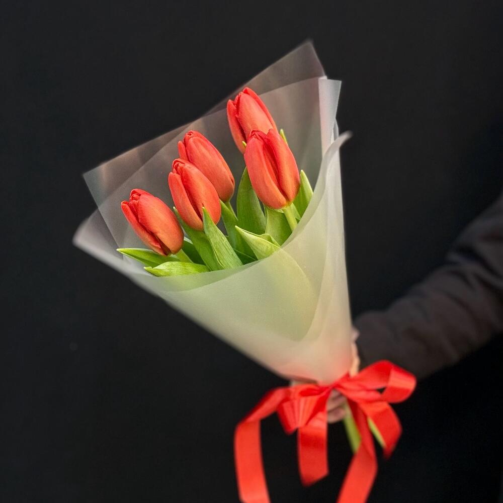 Букет комплимент красные тюльпаны (мб 167)