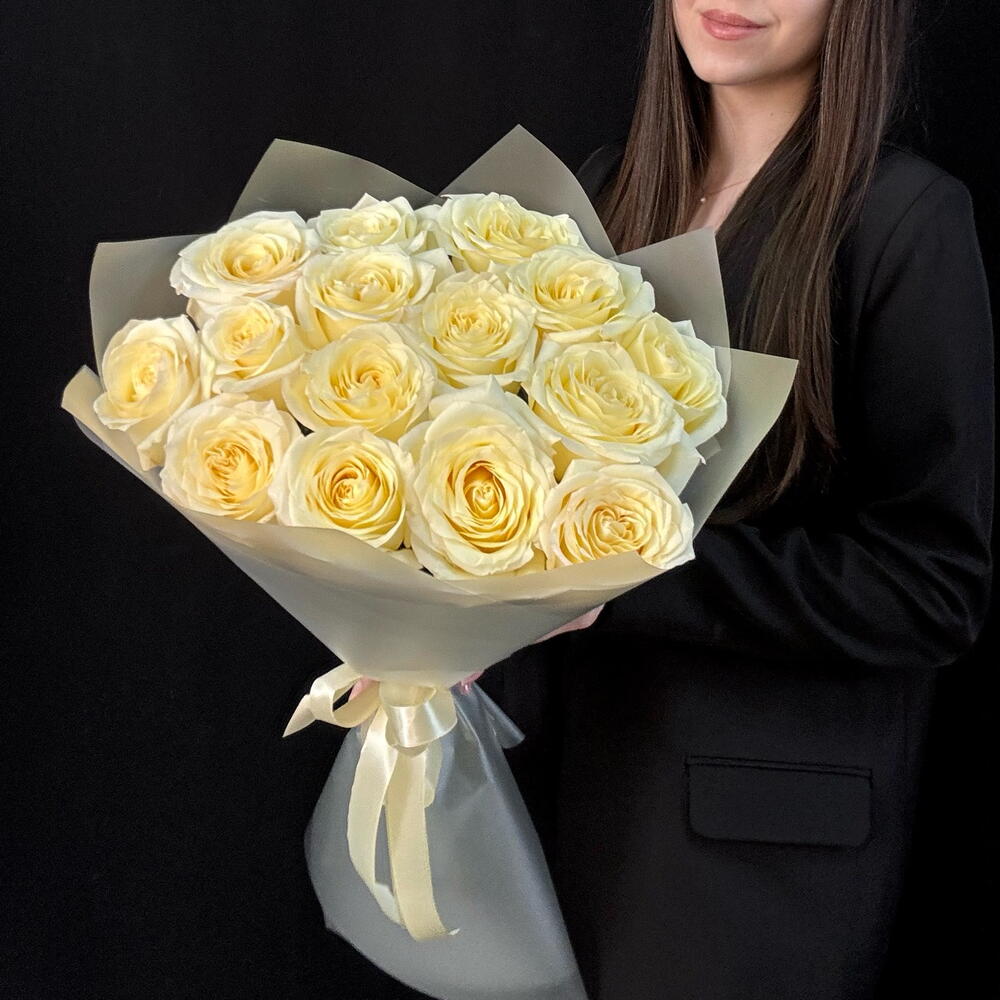 Букет кремовых пион роз 15 шт 