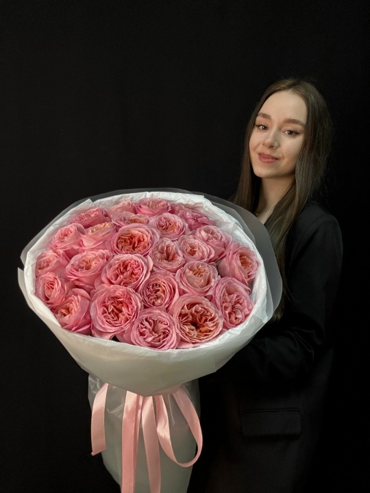 Пионовидные розовые розы 25 шт
