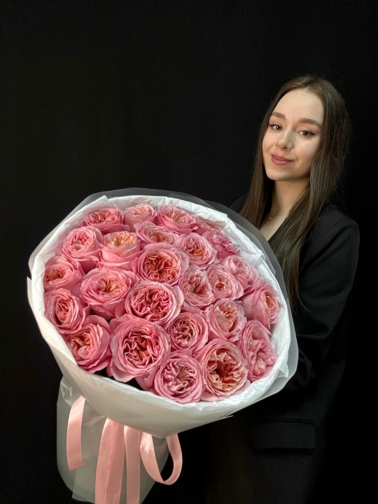 Пионовидные розовые розы 25 шт