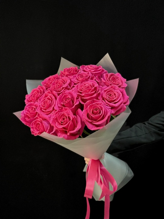 Букет 15 крупных розовых роз
