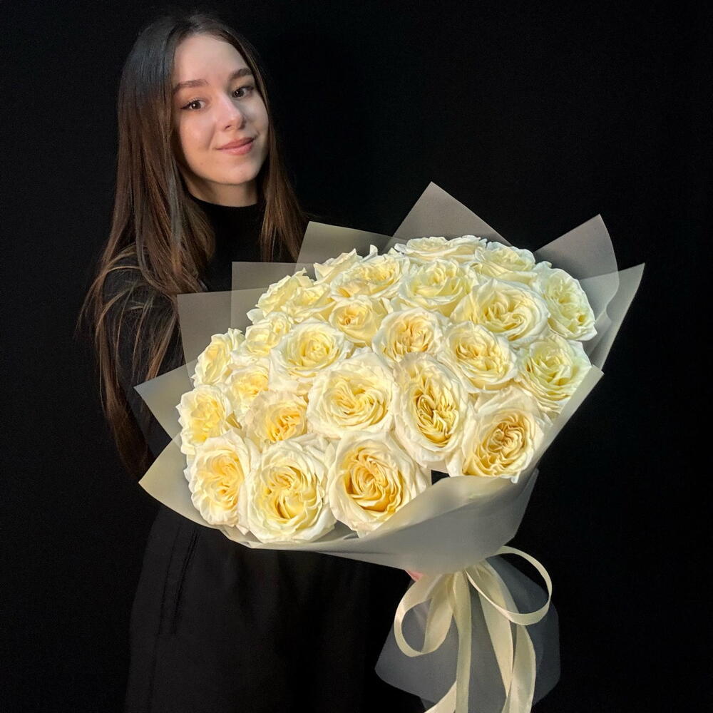 Букет кремовых пион роз 25 шт