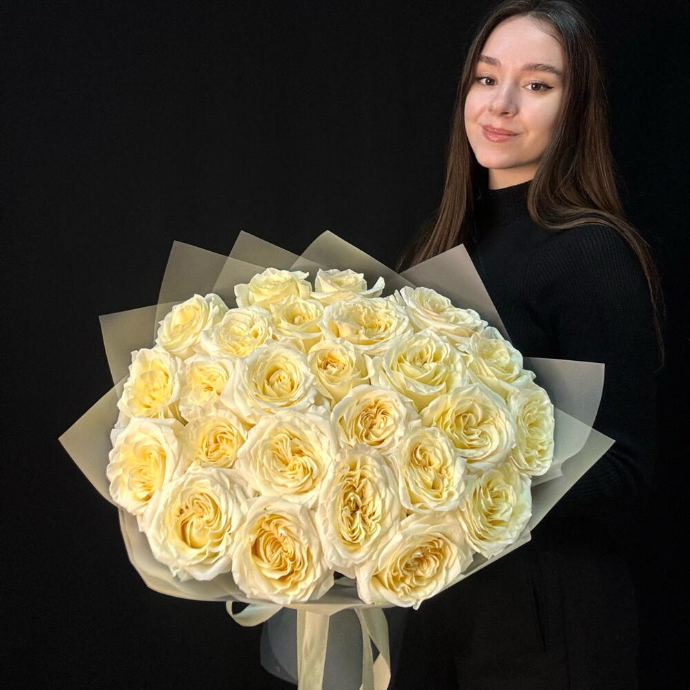 Букет кремовых пион роз 25 шт