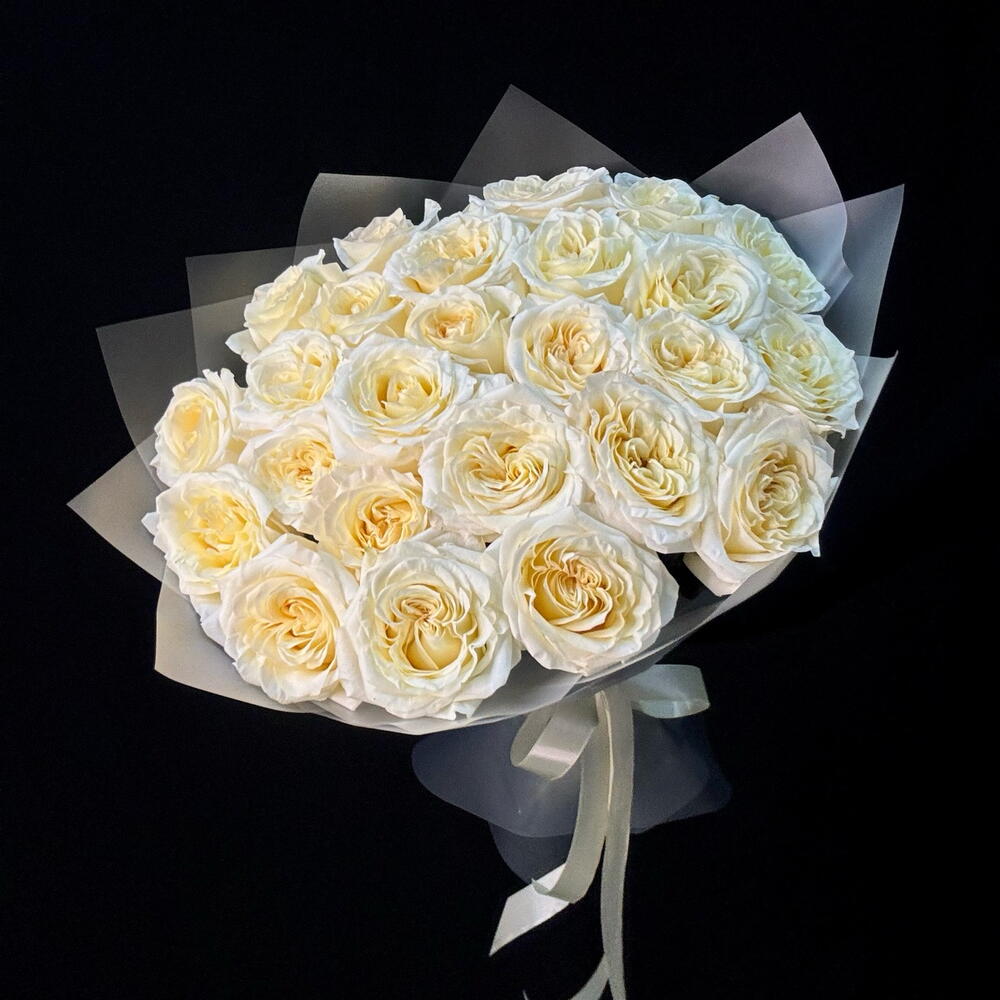 Букет кремовых пион роз 25 шт