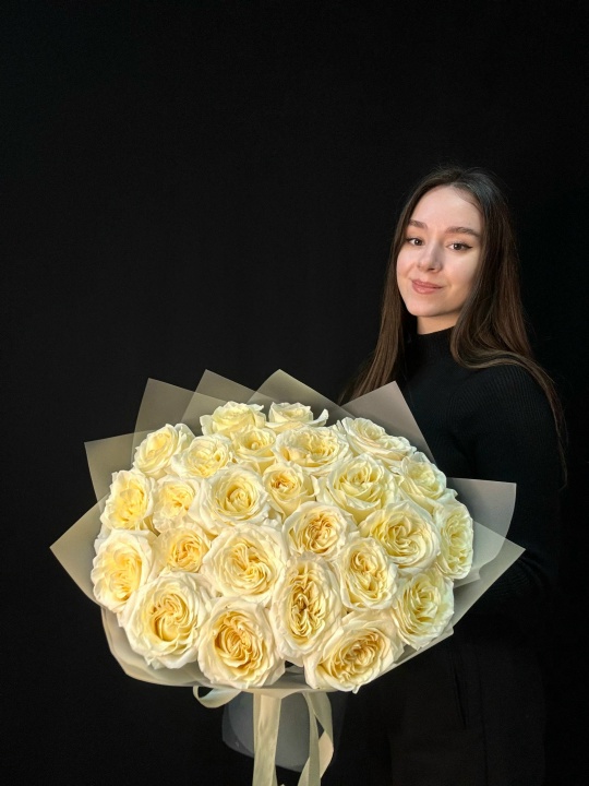 Букет кремовых пион роз 25 шт