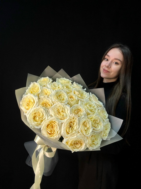 Букет кремовых пион роз 25 шт