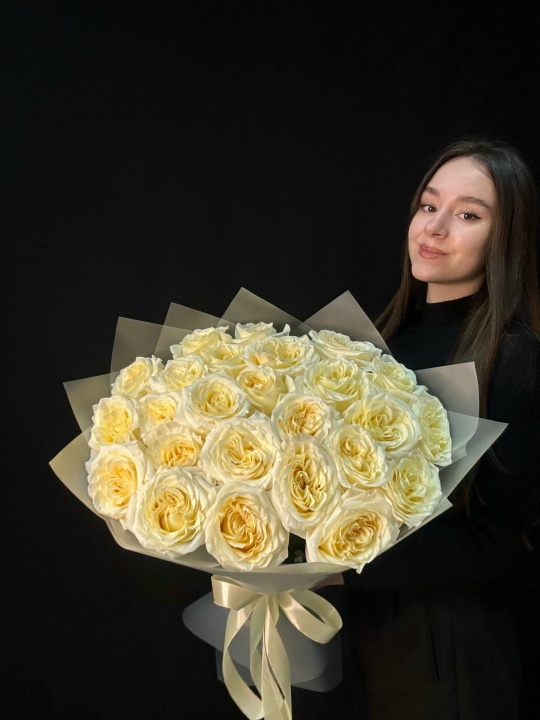 Букет кремовых пион роз 25 шт