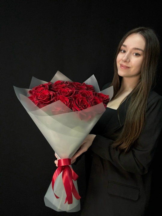 15 красных роз с крупным бутоном