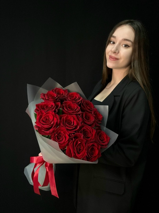 15 красных роз с крупным бутоном