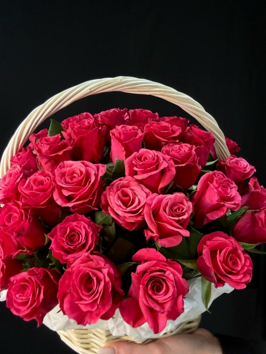 Корзина 51 розовая роза Кения