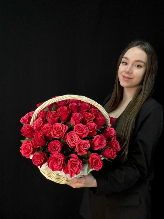 Корзина 51 розовая роза Кения