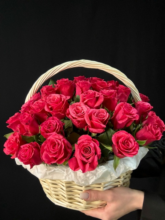 Корзина 51 розовая роза Кения