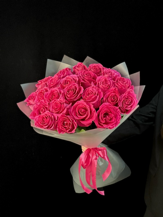 Букет 25 крупных розовых роз