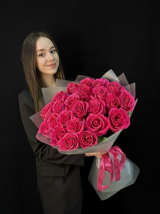 Букет 25 крупных розовых роз