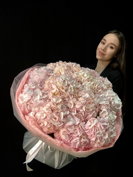 Букет розовых гортензий 15 шт 