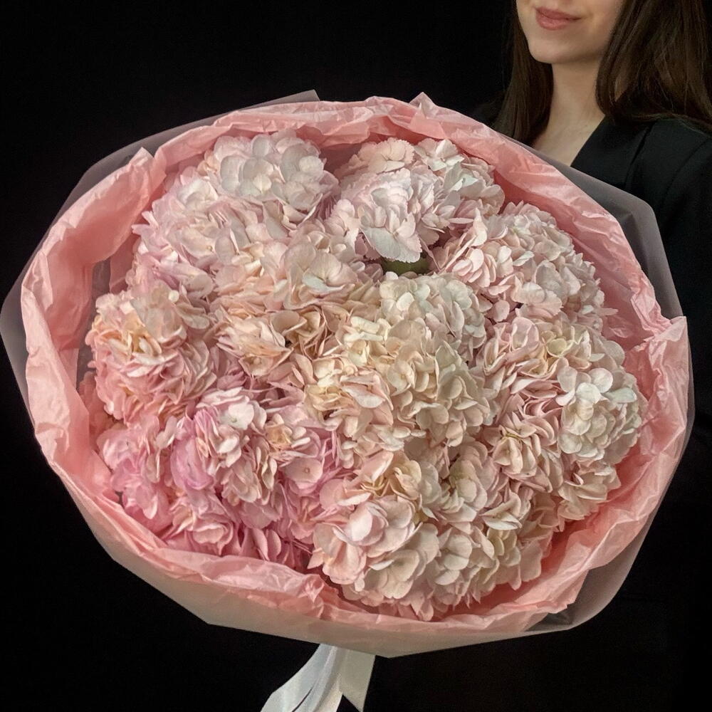 Букет розовых гортензий 9 шт