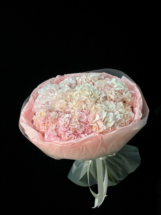 Букет розовых гортензий 9 шт