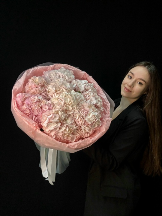 Букет розовых гортензий 9 шт