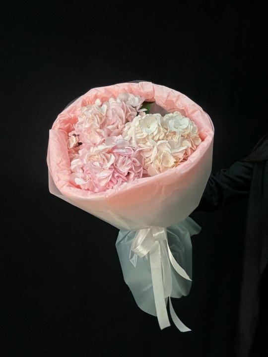 Букет розовых гортензий 3 шт