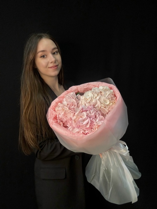 Букет розовых гортензий 3 шт