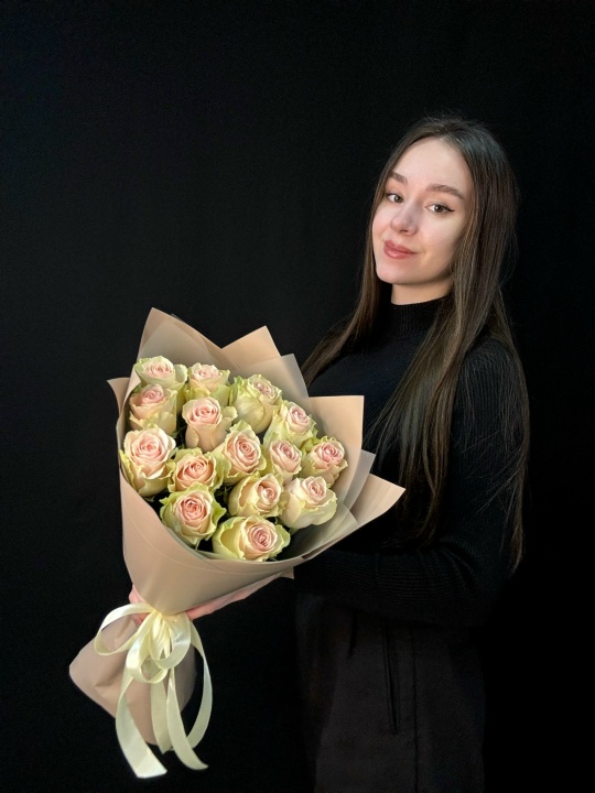 Букет из нежно-розовых роз Frutteto 50 см Эквадор 15 шт