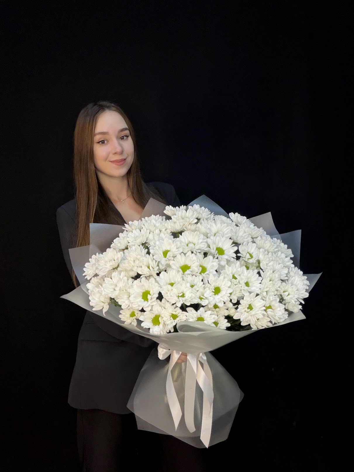Букет из 15 белых кустовых хризантем Сhic