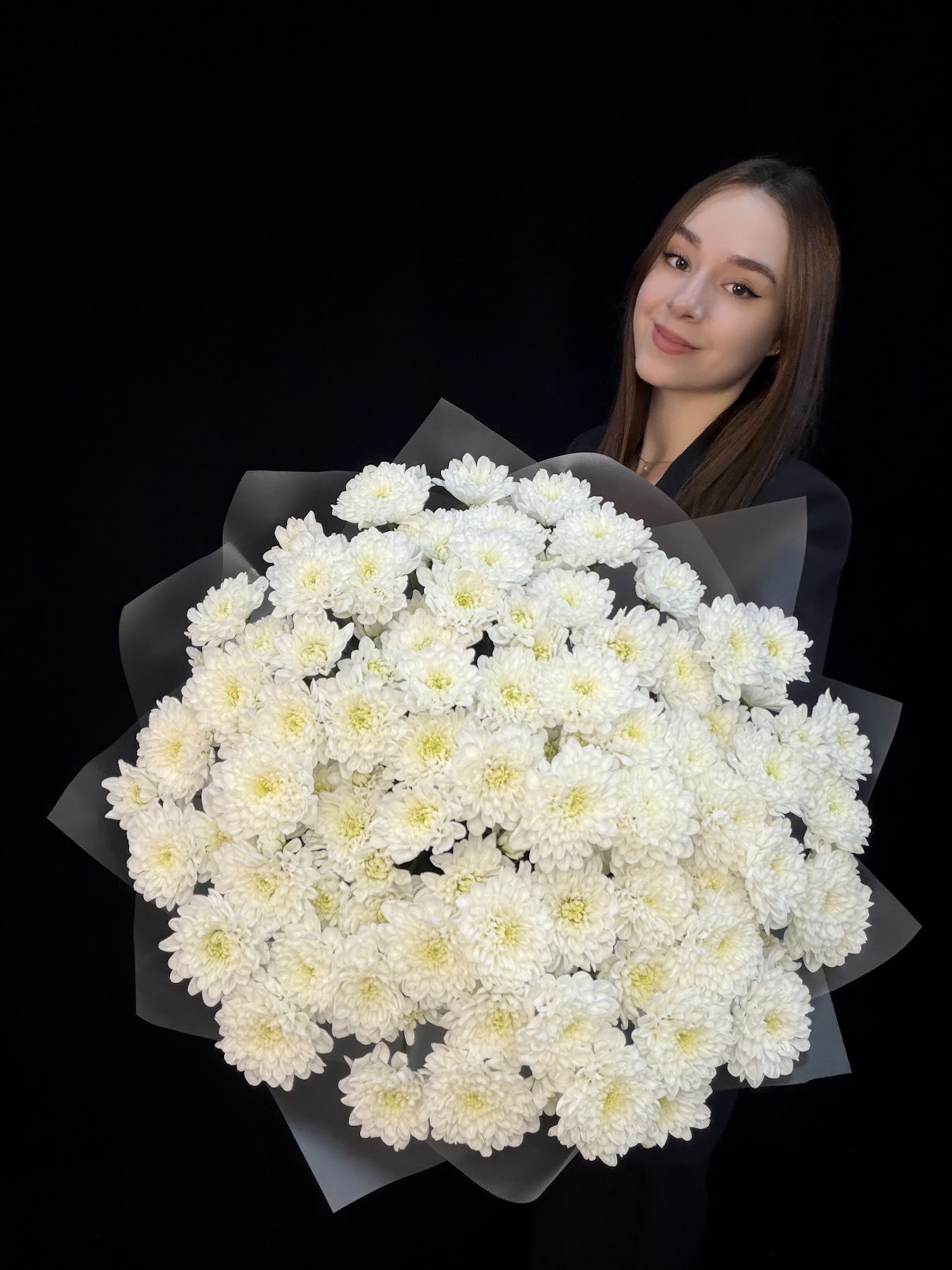 Букет из 15 кустовых белых хризантем Altaj