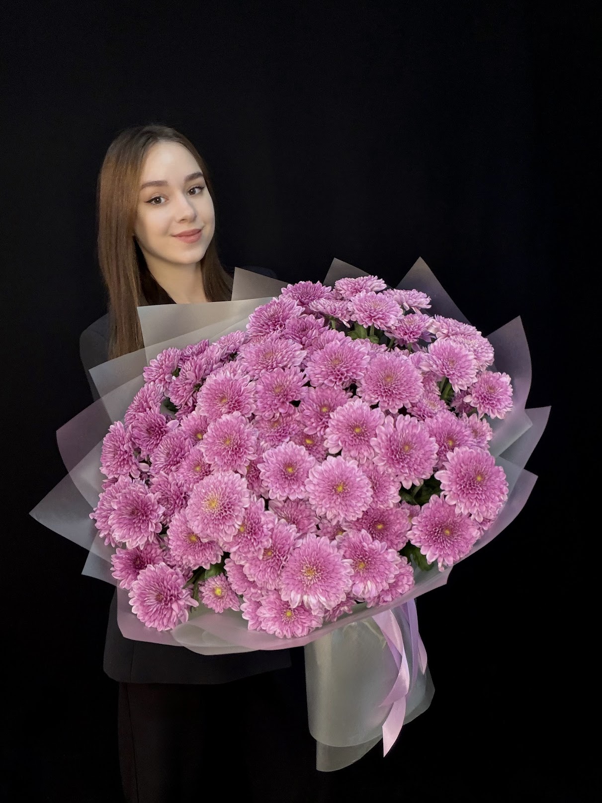 Букет из 15 малиновых кустовых хризантем Fabienne