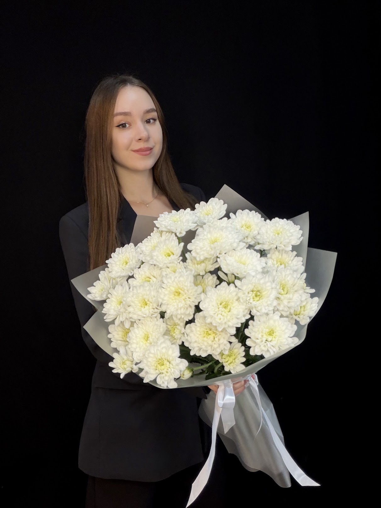 Букет из 5 кустовых белых хризантем Altaj