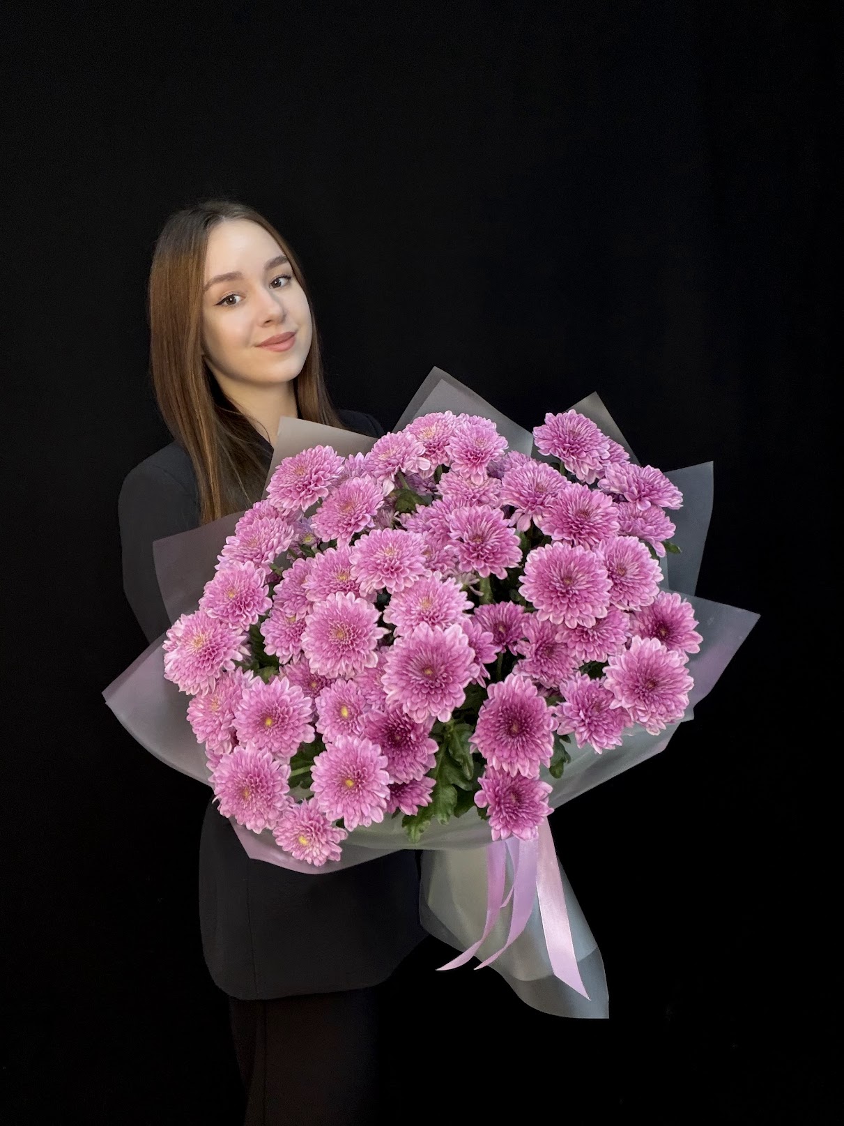 Букет из 9 малиновых кустовых хризантем Fabienne