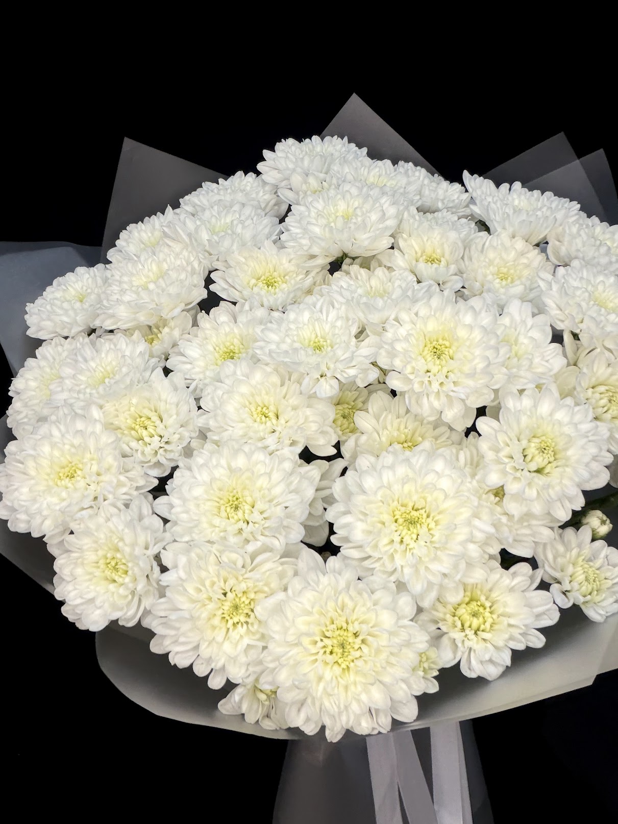 Букет из 9 кустовых белых хризантем Altaj