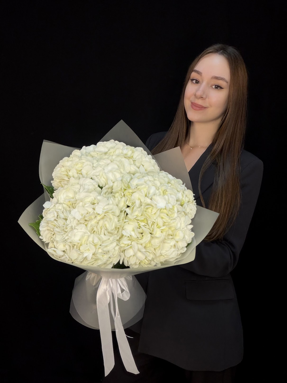 Букет из 3 белых гортензий