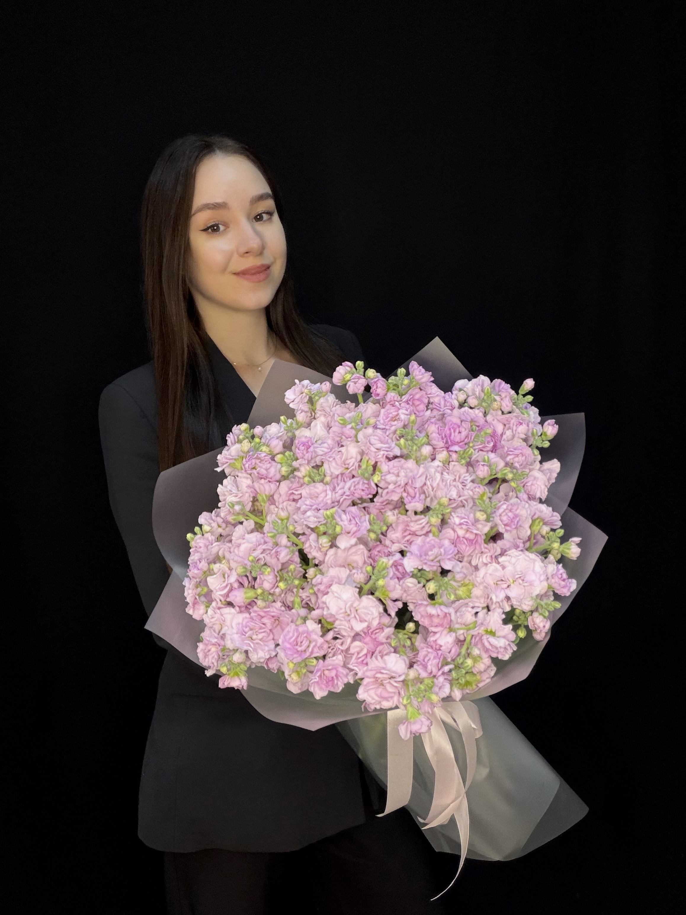 Букет из 15 розовых маттиол