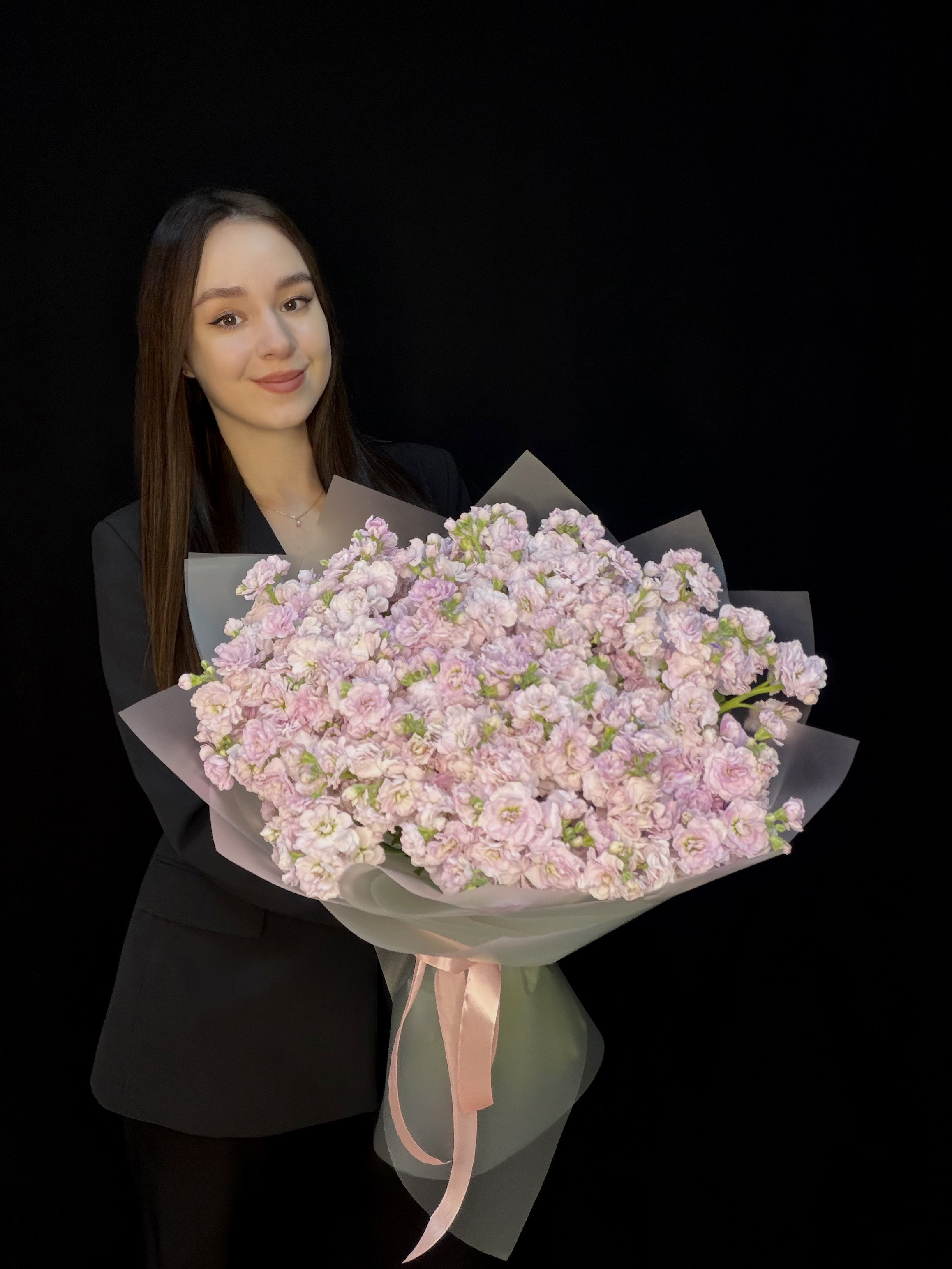 Букет из 25 розовых маттиол