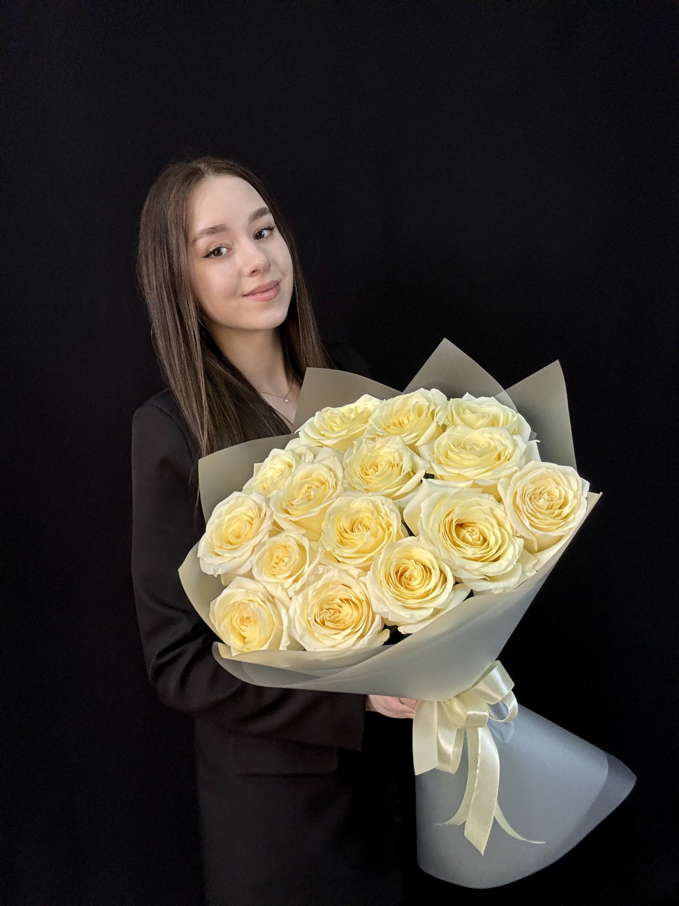 Букет из 15 кремовых пионовидных роз Candlelight Эквадор 50 см
