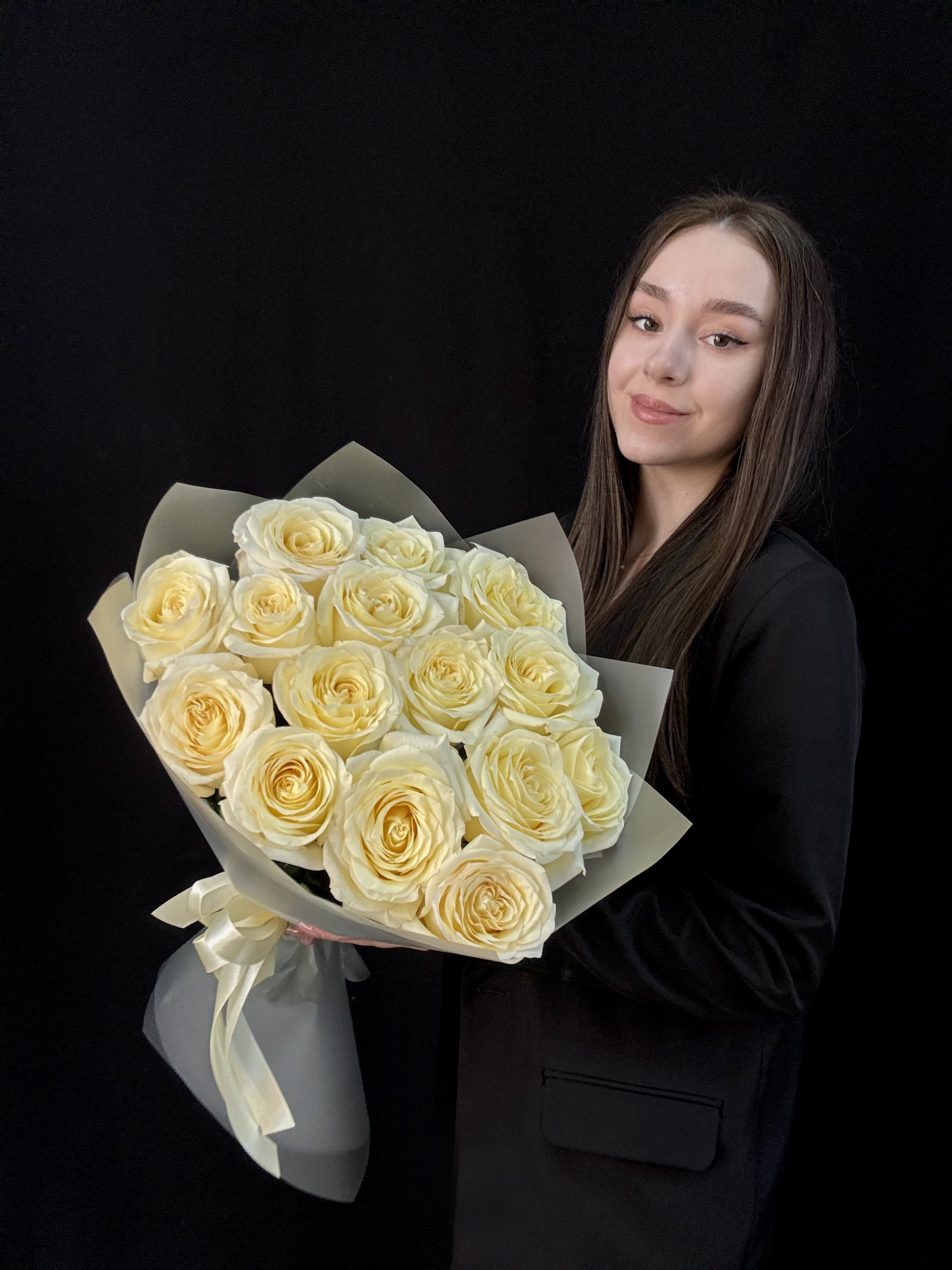 Букет из 15 кремовых пионовидных роз Candlelight Эквадор 50 см