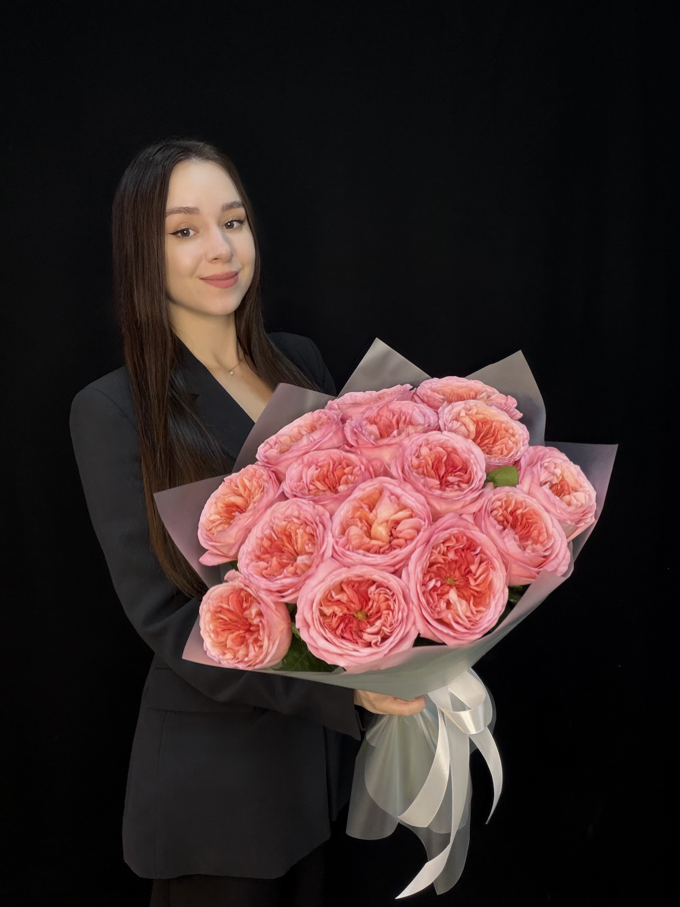 Букет из 15 розовых пионовидных роз Pink Xpression Эквадор 50 см