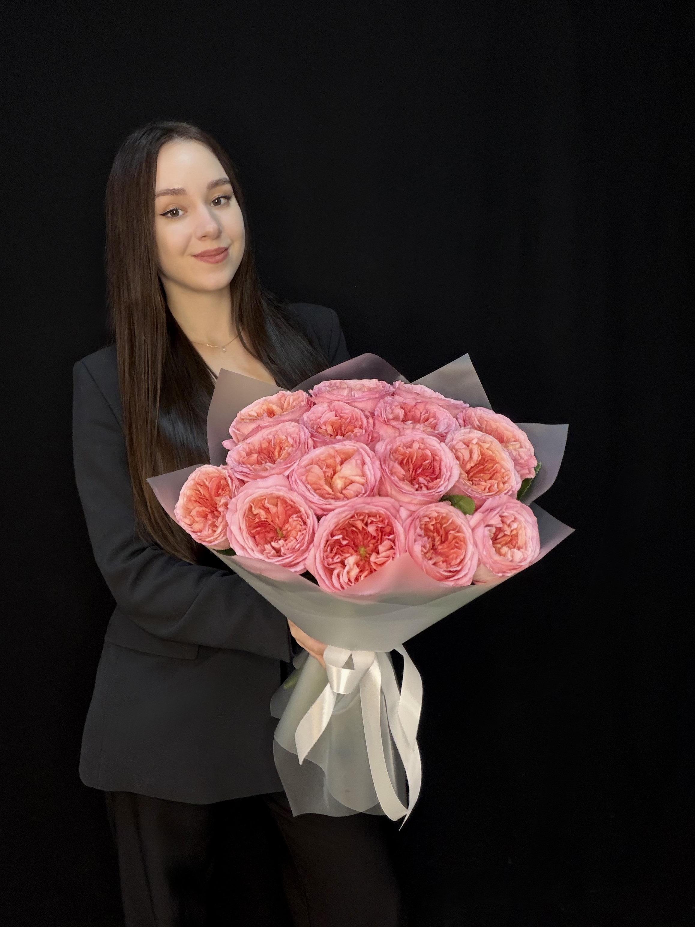 Букет из 15 розовых пионовидных роз Pink Xpression Эквадор 50 см