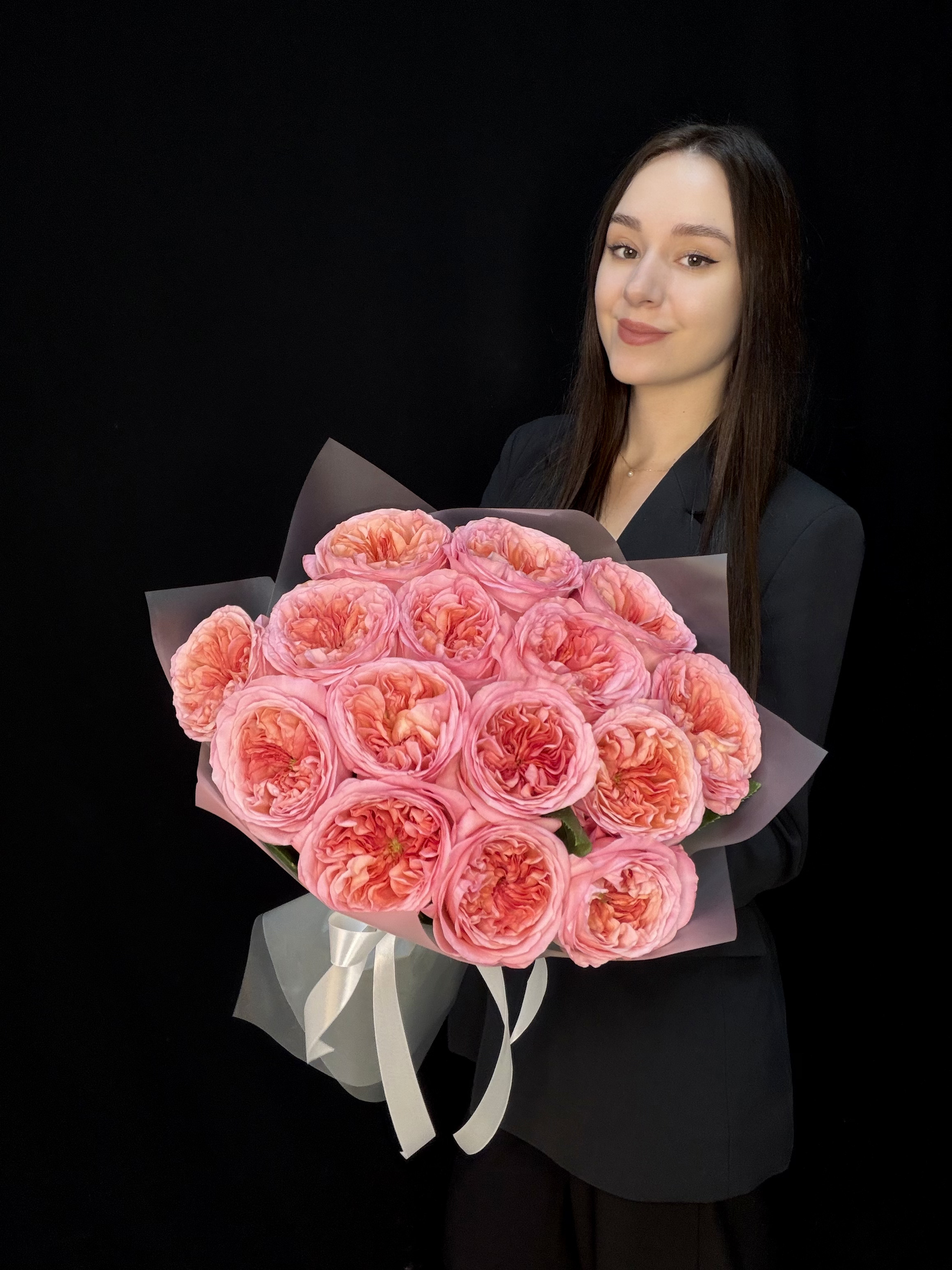 Букет из 15 розовых пионовидных роз Pink Xpression Эквадор 50 см