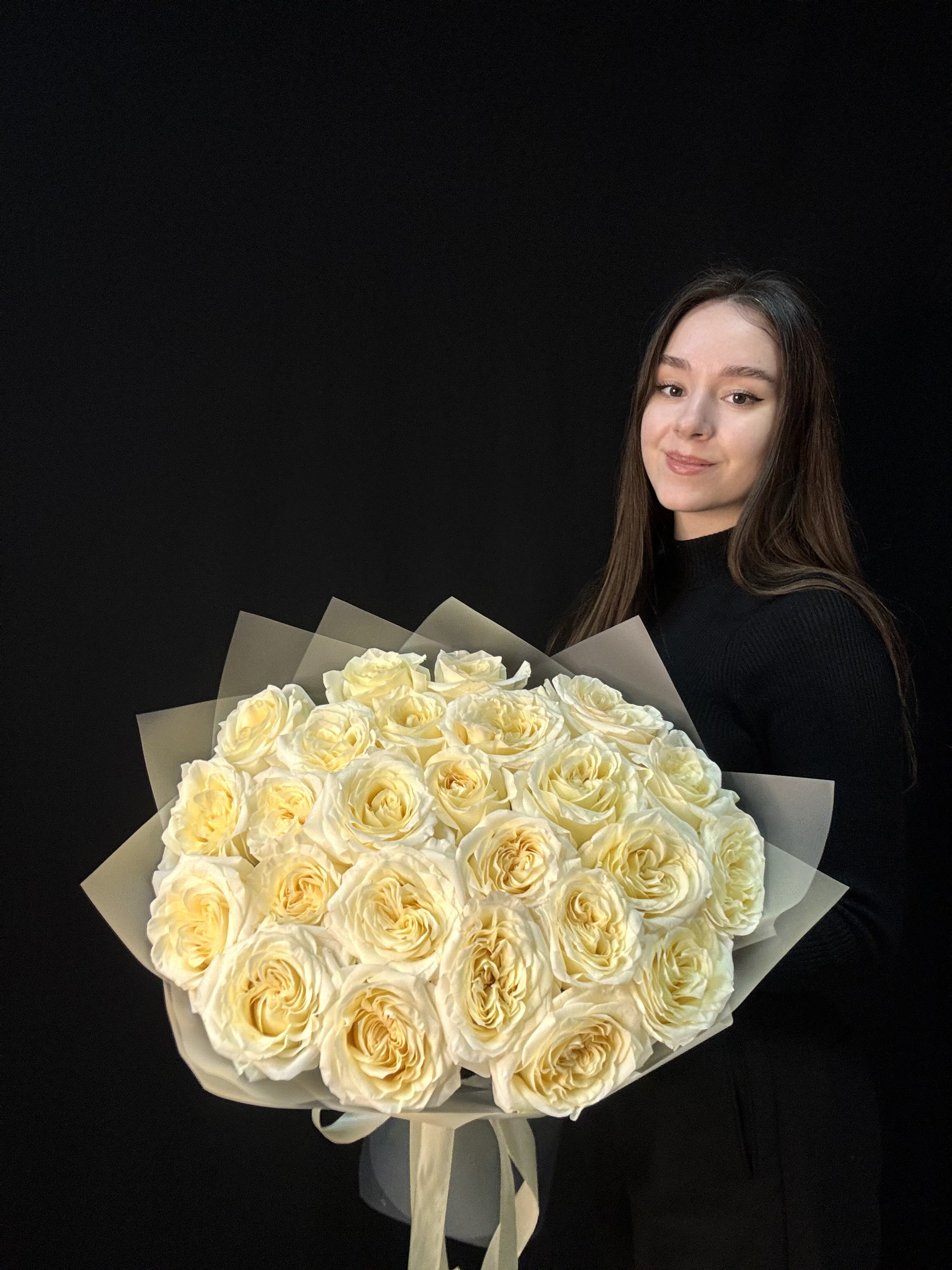Букет из 25 кремовых пионовидных роз Candlelight Эквадор 50 см