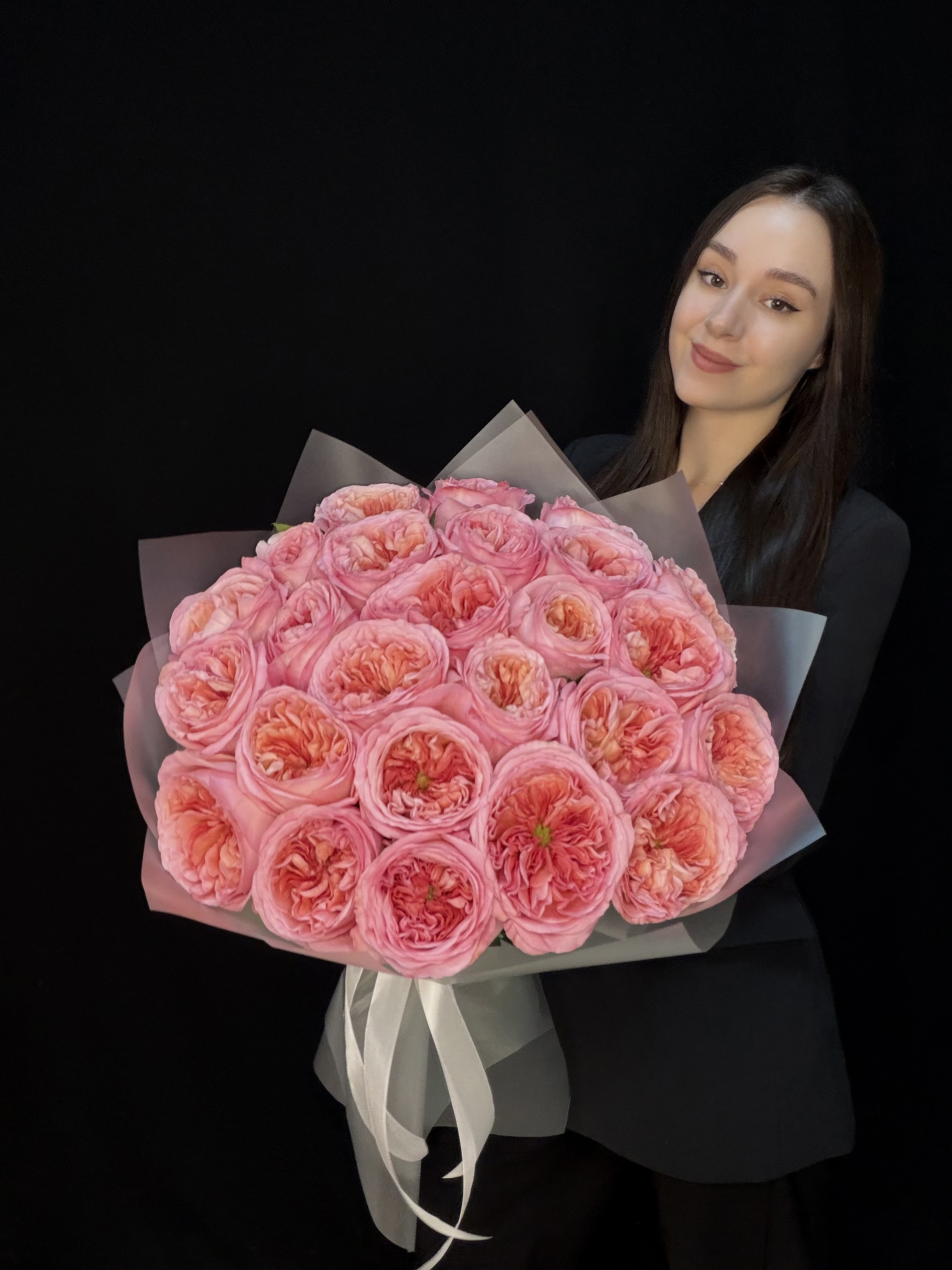Букет из 25 розовых пионовидных роз Pink Xpression Эквадор 50 см